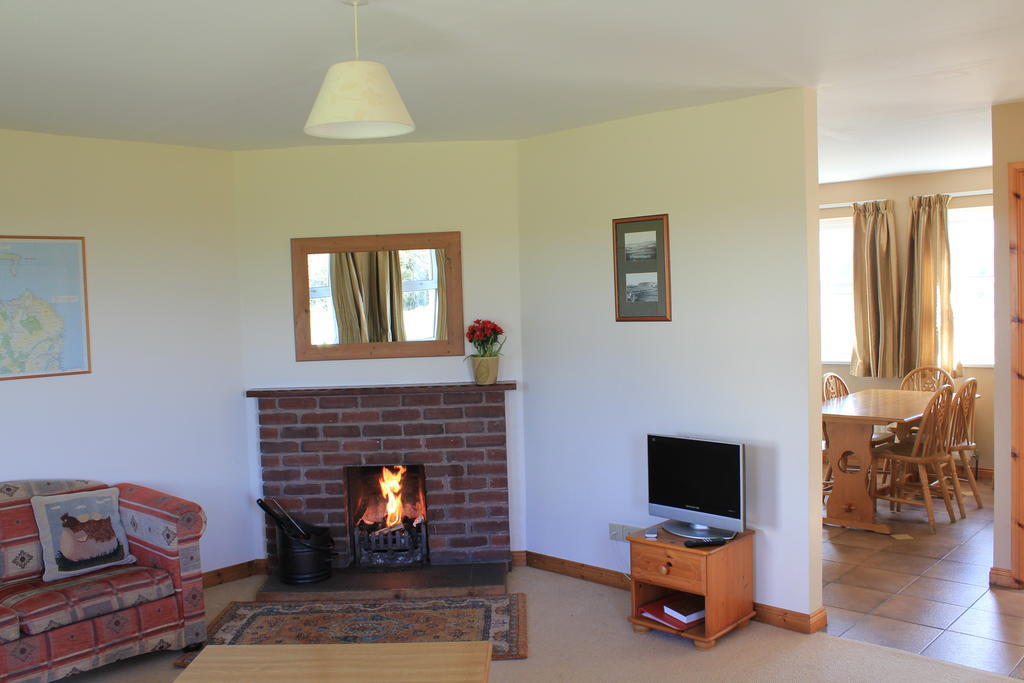 Giant'S Causeway Holiday Cottages Bushmills Room photo