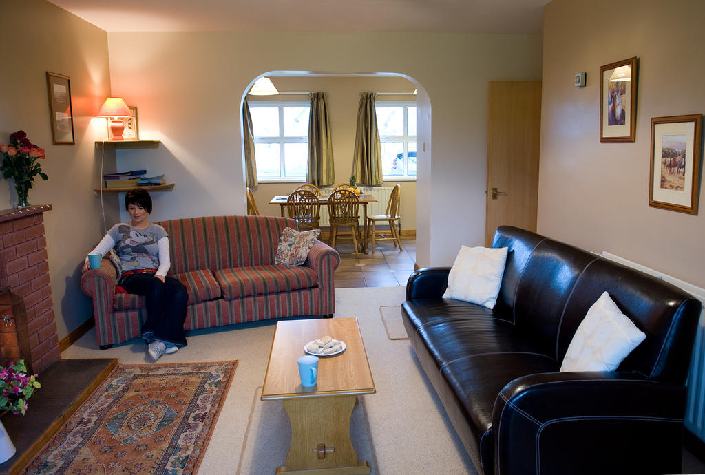 Giant'S Causeway Holiday Cottages Bushmills Room photo